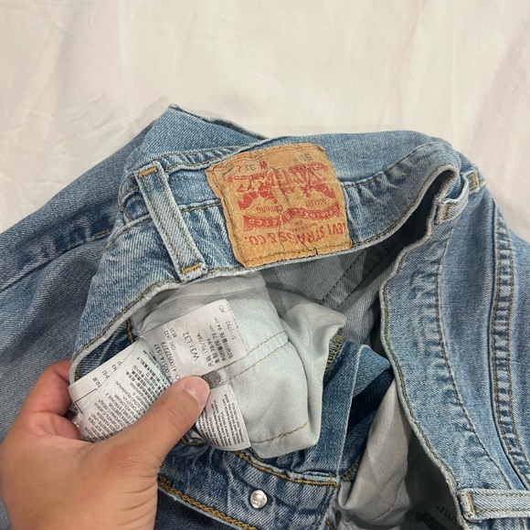 Levi's Light Blue Denim Jeans - Picture 2 of 2